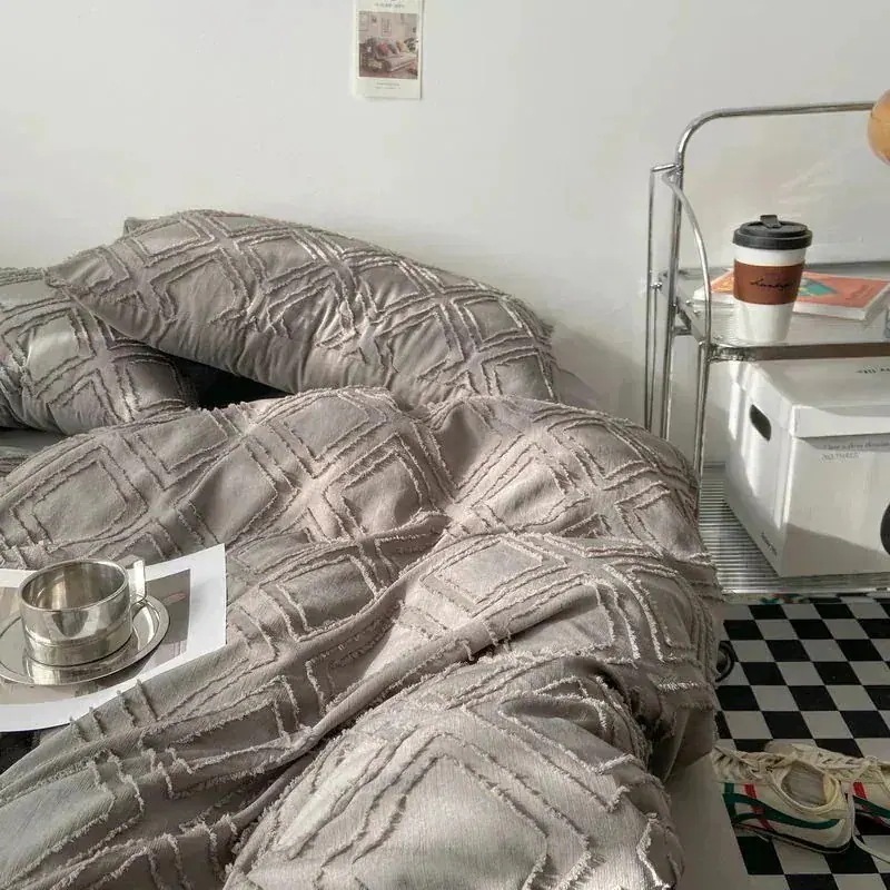 ネットレッドグレーカットファッション布団カバーベッドの上の4点セット純粋な色の和室のシーツ3点セット