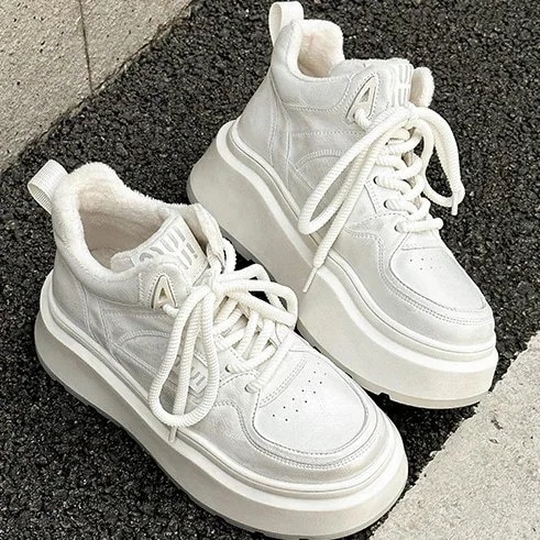 【急速発送】厚底ハイカットシューズ女性秋冬新作加絨保温マドレーヌ綿靴百合カジュアルスニーカー 19,399円