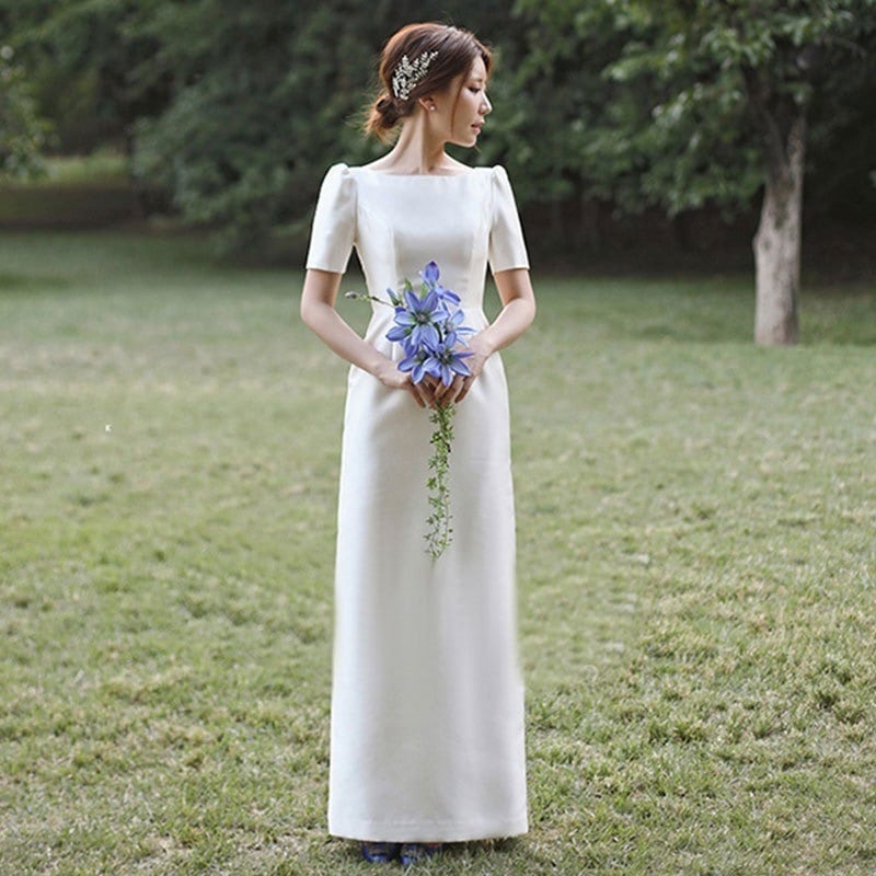 新作追加!!! 結婚式 ライトウェディングドレス シンプル レトロ サテンワンピースウエディングドレス 花嫁 披露宴 二次会 謝恩会 発表会 演奏会 女子会