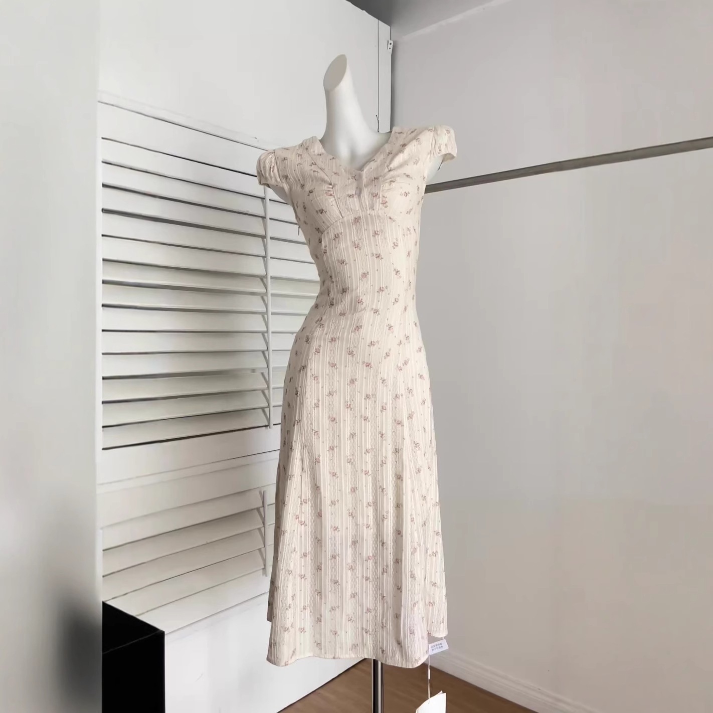 【急速出荷】南仏盛花柄ワンピース女の田園リゾート風半袖バインダーワンピースロングスカート