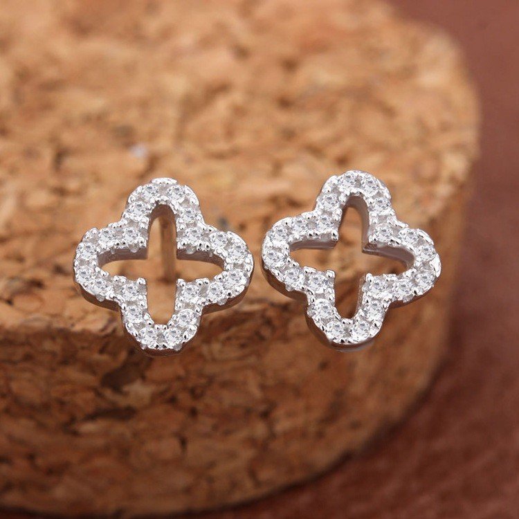 ピアス レディース ダイヤ 四つ葉のクローバー 豪華20粒 満点の星空 プラチナ仕上げ シルバー92