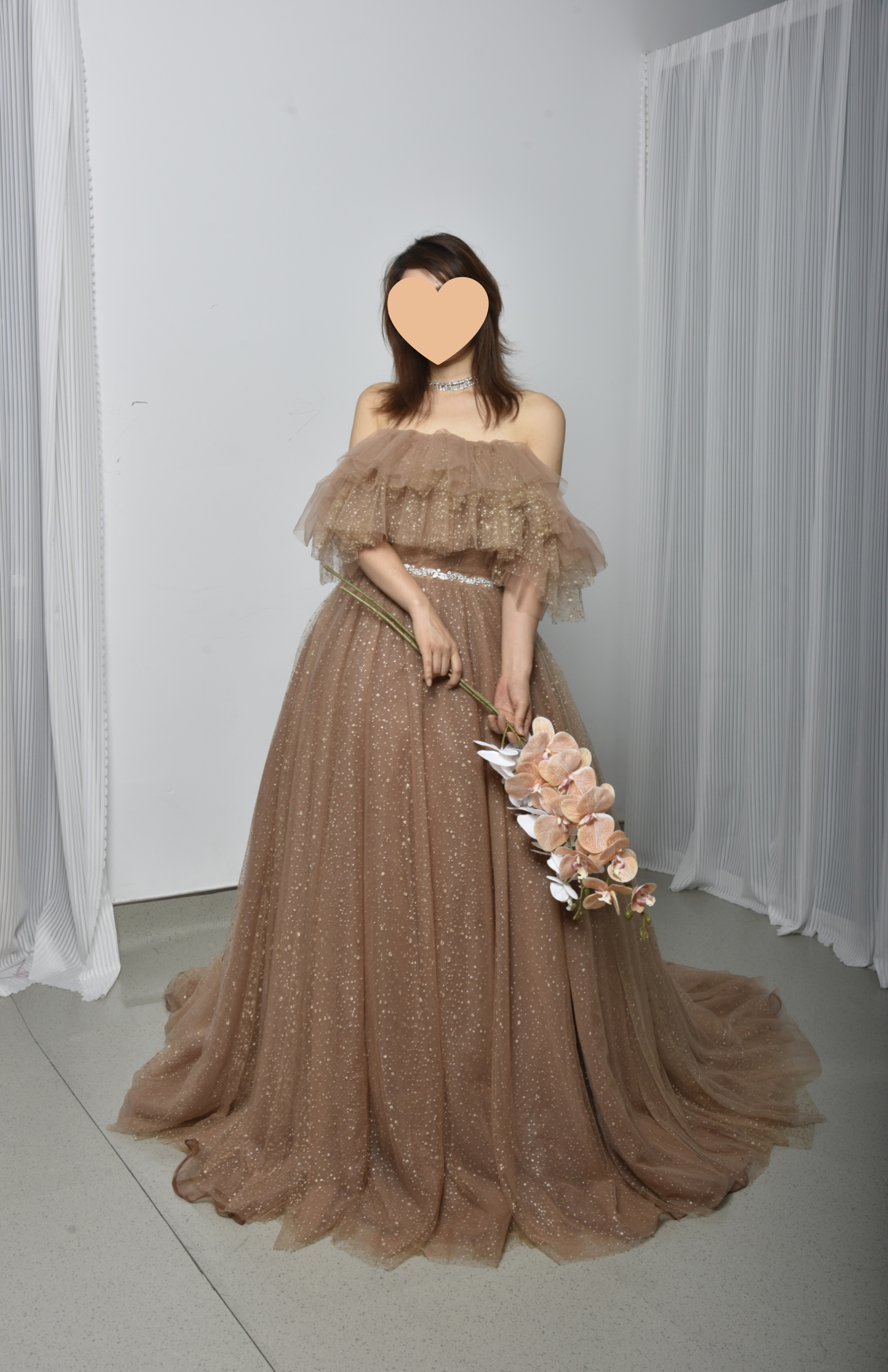 人気上昇！カーキ色 カラードレス 取り外しオフショルダー キラキラグリッターチュール 編み上げ 前撮り