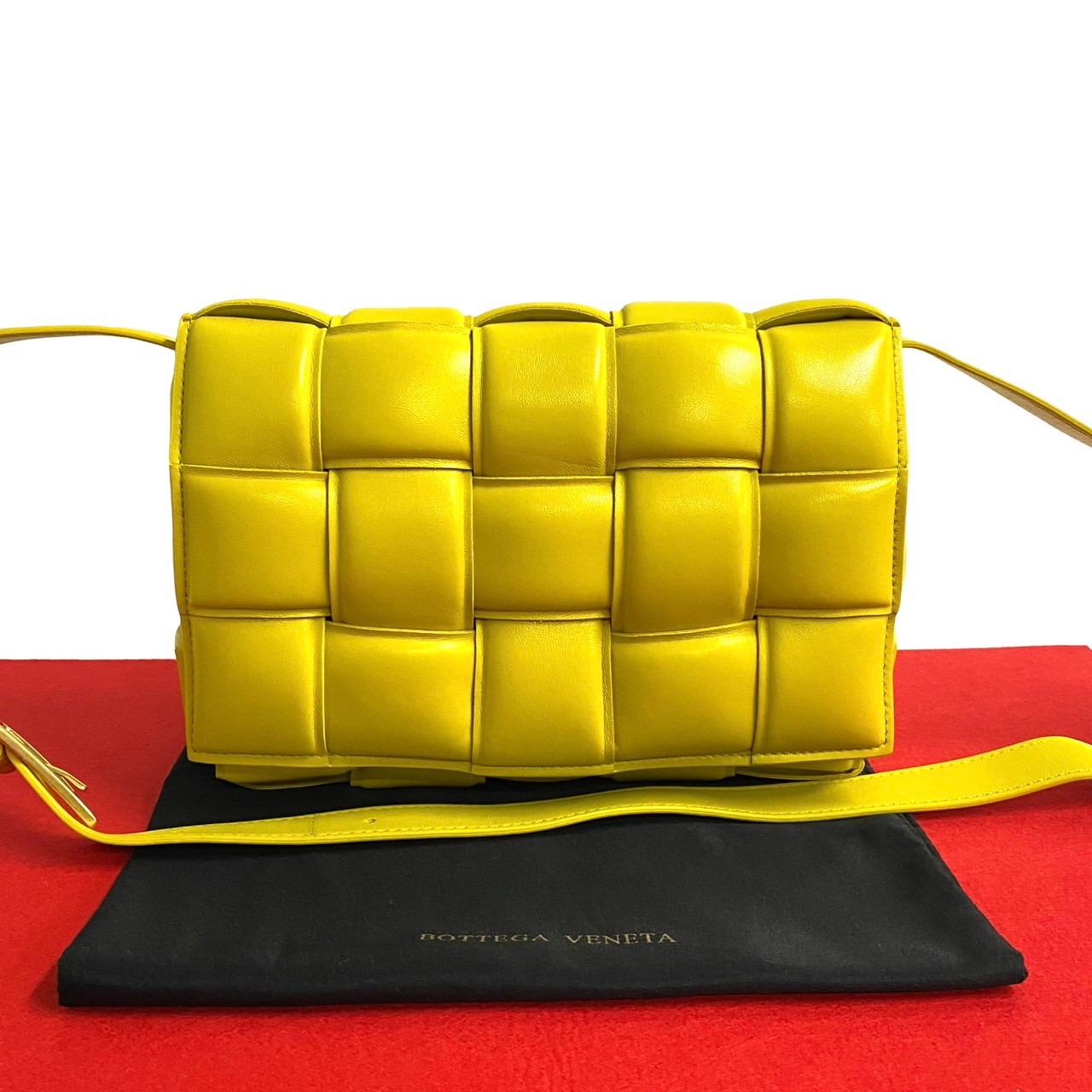 パデッドカセット イントレチャートショルダーバッグ レザー イエロー 32402