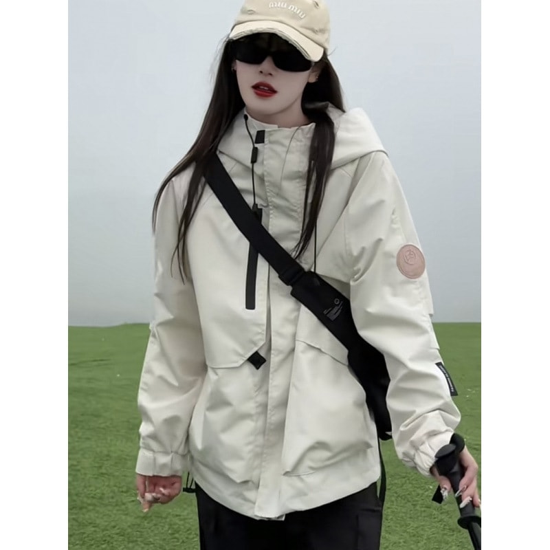 ジャケット女性の秋の大きなポケットカジュアル 2025 新しいフード付きウインドブレーカールーズ登山屋外無地フード付きジャケット 8,820円