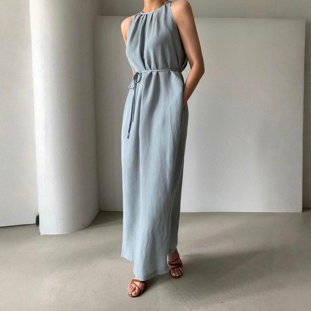 レディース ワンピース プルオーバー サマードレス ロング 袖なし ノースリーブ ホルターネック スリム 細身 ストレート Iライン フェミニン サイドスリット ウエスト紐 紐結びデザイン 薄手