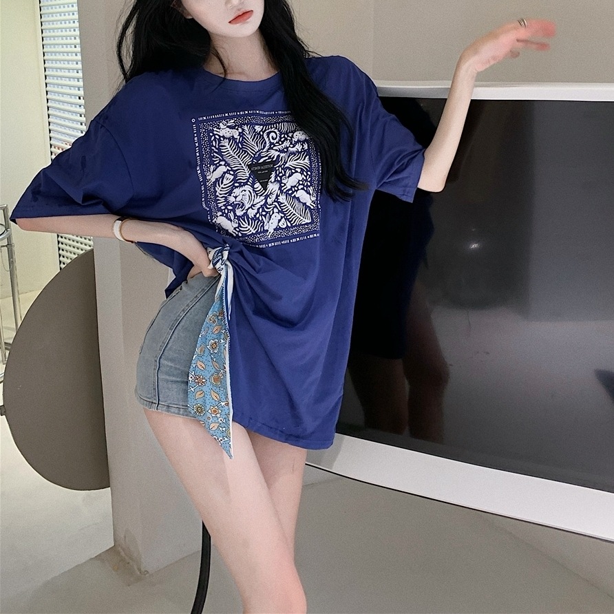 サイドスリット入り スカーフ風リボン フロントプリント 二の腕カバー オーバーサイズ トップス 5,790円