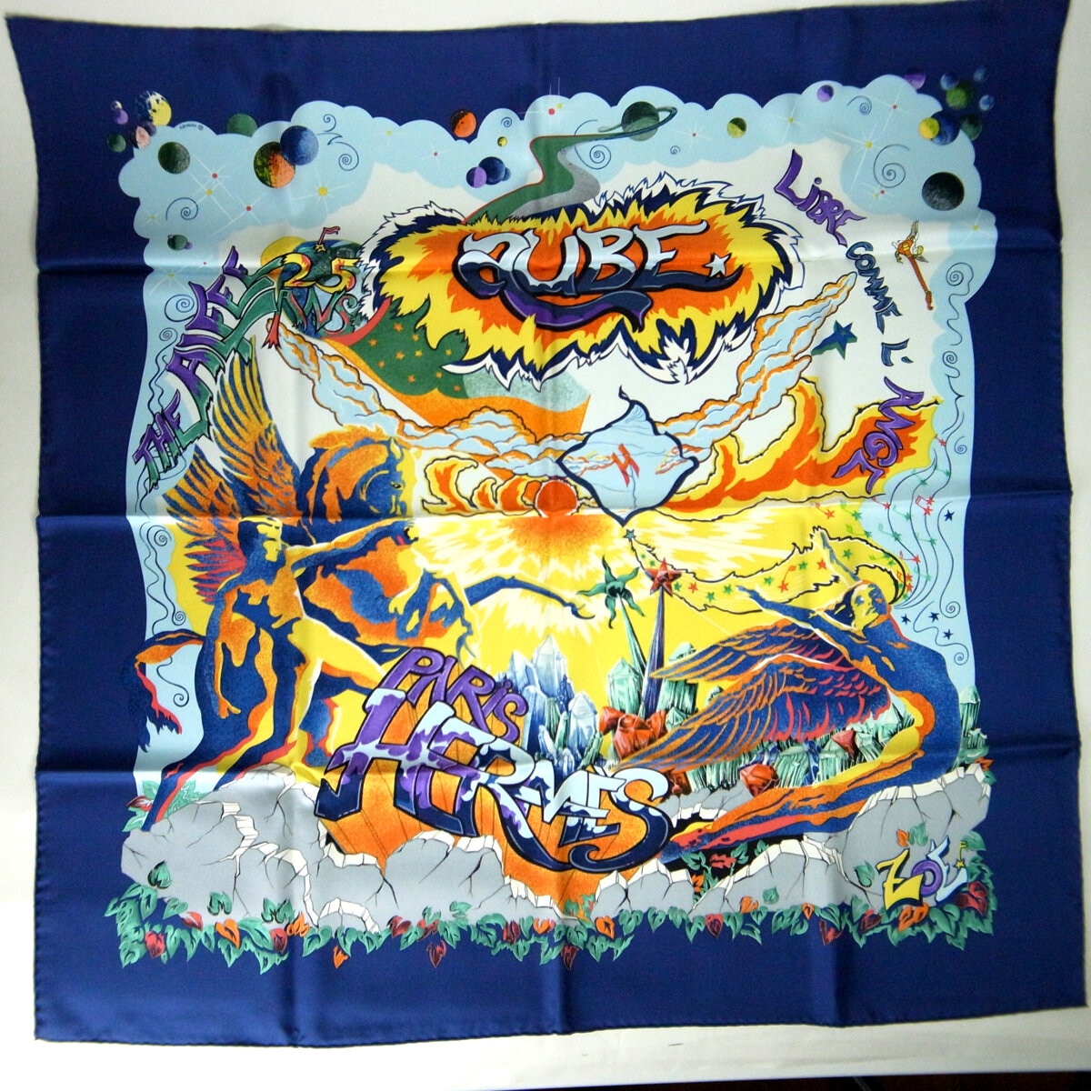カレ90 スカーフ (THE ALFEE AUBE LIBRE COMME L ANGE 夜明け) 質屋出品