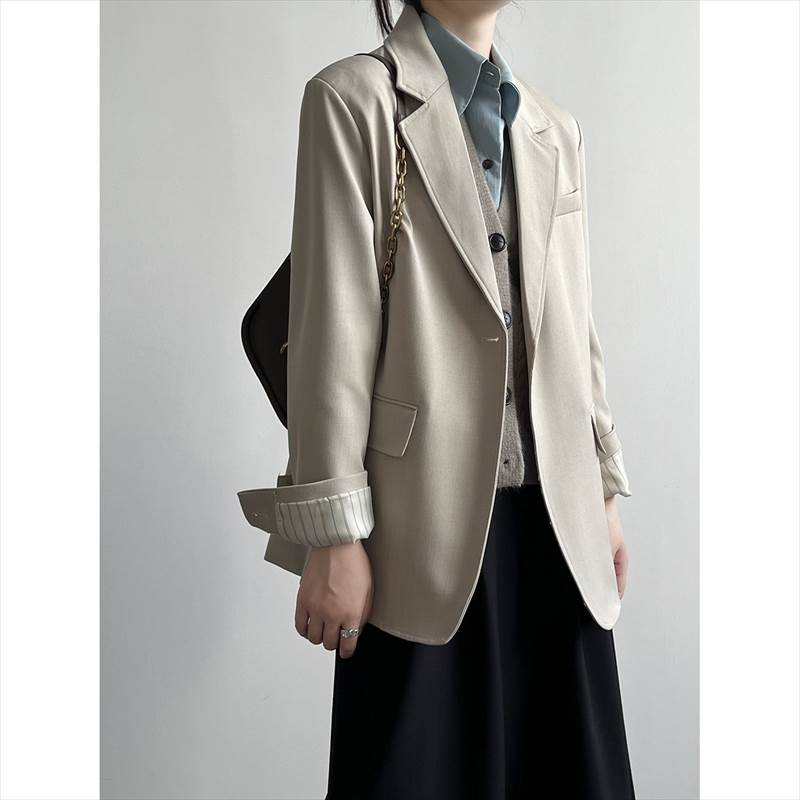 割引アウター レディース テーラードジャケット シングル ボタン ポケット 襟付き 大人可愛い きれいめ シンプル ナチュラル ベーシック 大人 上品 おしゃれ お洒落 かっこいい 大人女子 こなれ感