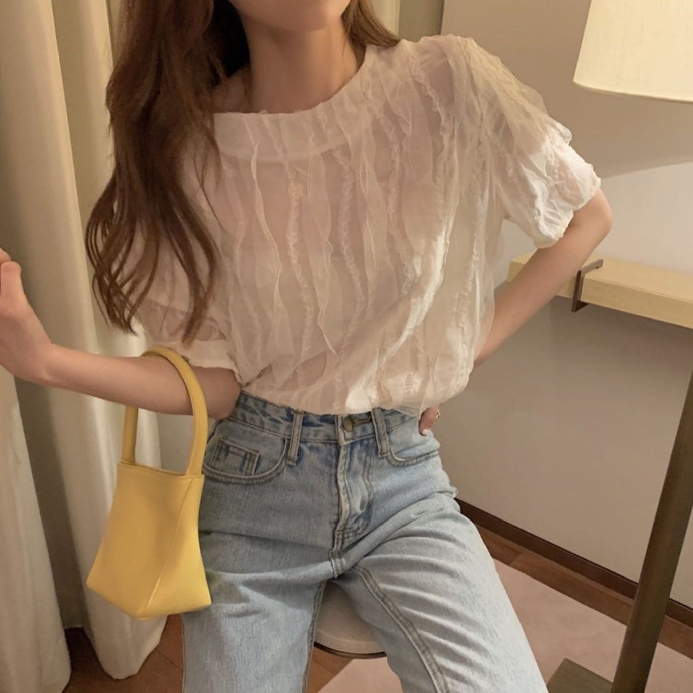 トップス レディース シアー シャツ カットソー きれいめ 個性的 春服 夏服 2色 半袖 クルーネック 丸首 襟なし モテ 流行 トレンド コーディネート スタイル 韓国 オルチャン 重ね着 無地