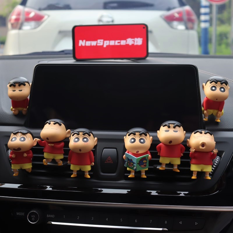 （NEW)クレヨンしんちゃん 車のオーナメント 漫画の車のフィギュア エアコン エアベント アロマセラピー センター コンソール インターネット有名人の車の装飾