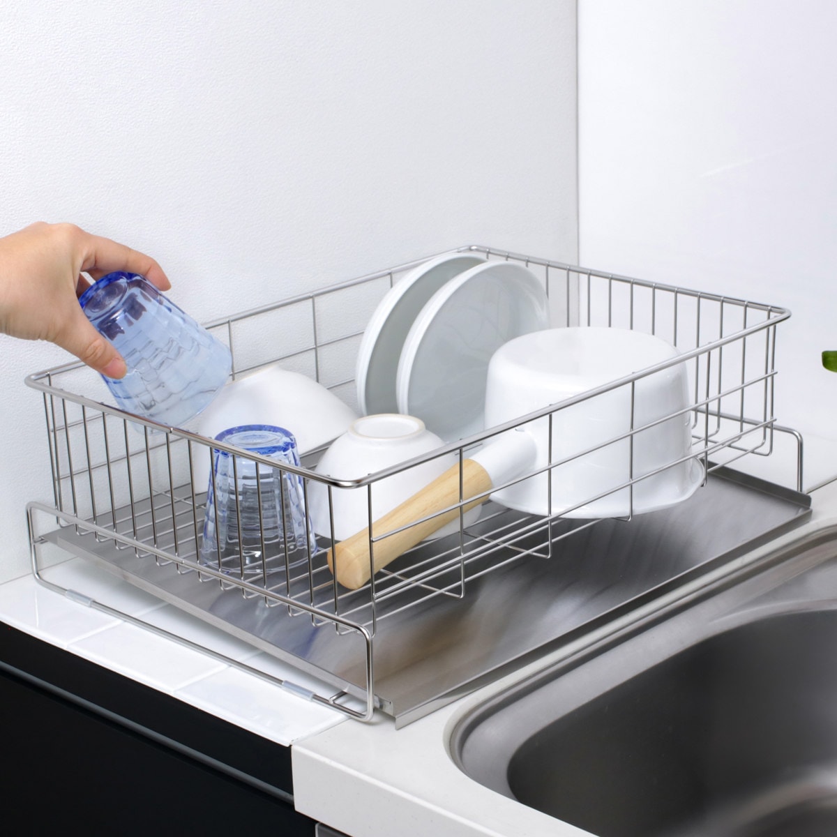 水切りカゴ 燕三条産 18-8ステンレス製 水切りバスケット メイドインジャパン 水切りかご 水切りラック ディッシュラック 水切り ステンレス 日本製 シンク上 シンクサイド 横 洗い物