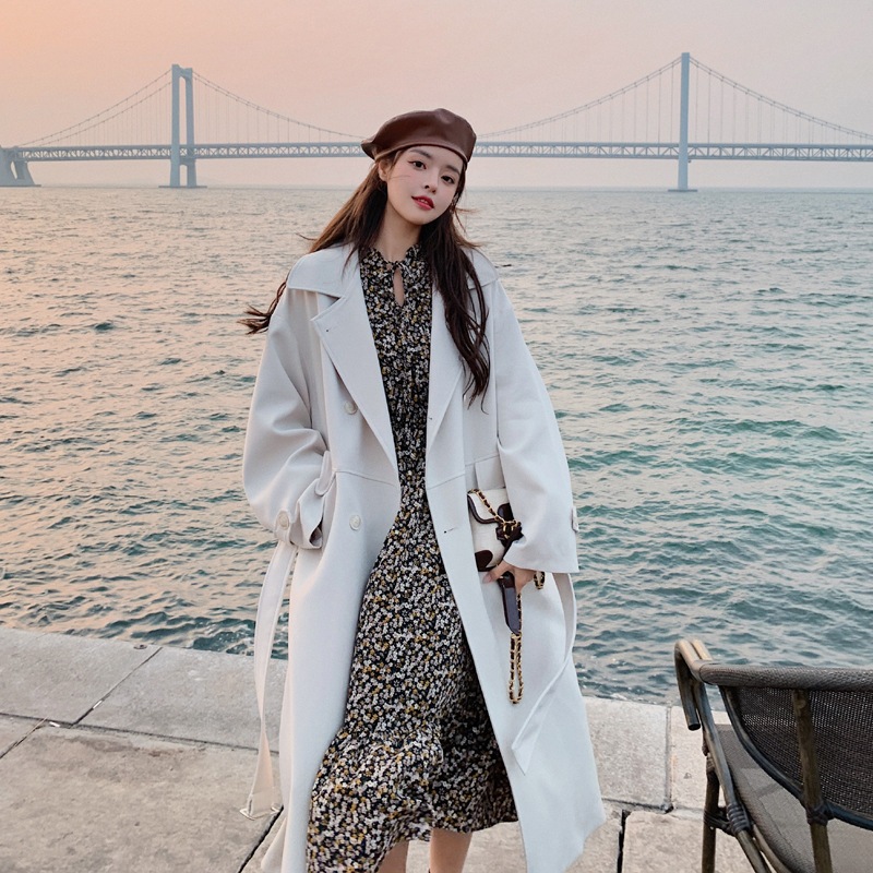 チェスターコート ニューディザイン　オフホワイト　流行り　上質 5,226円