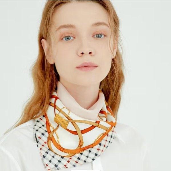 ベージュチェーン柄スクエアシルクスカーフ DCSC6E144I2_s