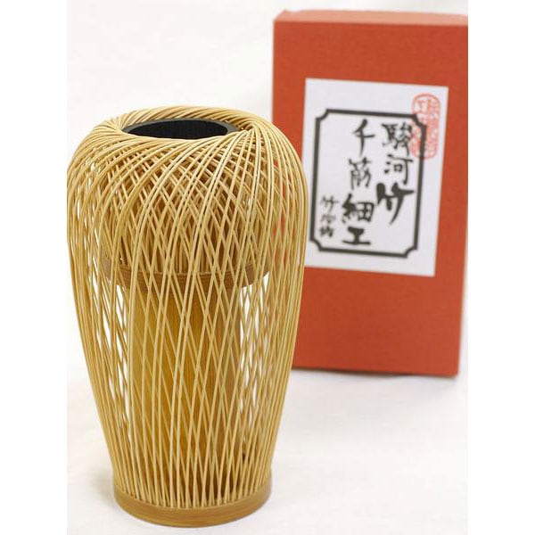 駿河竹千筋細工　花器　華つぼ　静岡県伝統工芸品　伝統工芸士・大村竹心坊 作　職人が竹ひごを組んで千筋にして作り上げられた花瓶　繊細で滑らかな曲線美
