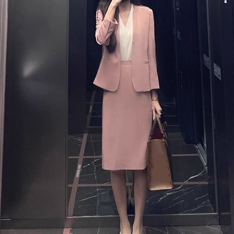 レディース スカート ジャケット ボトムス 上着 ノーカラージャケット 膝丈 長袖 Vネック ノーカラー スリム 細身 ストレート Iライン スマート ポケット ハイウエスト 前開き 大人可愛い