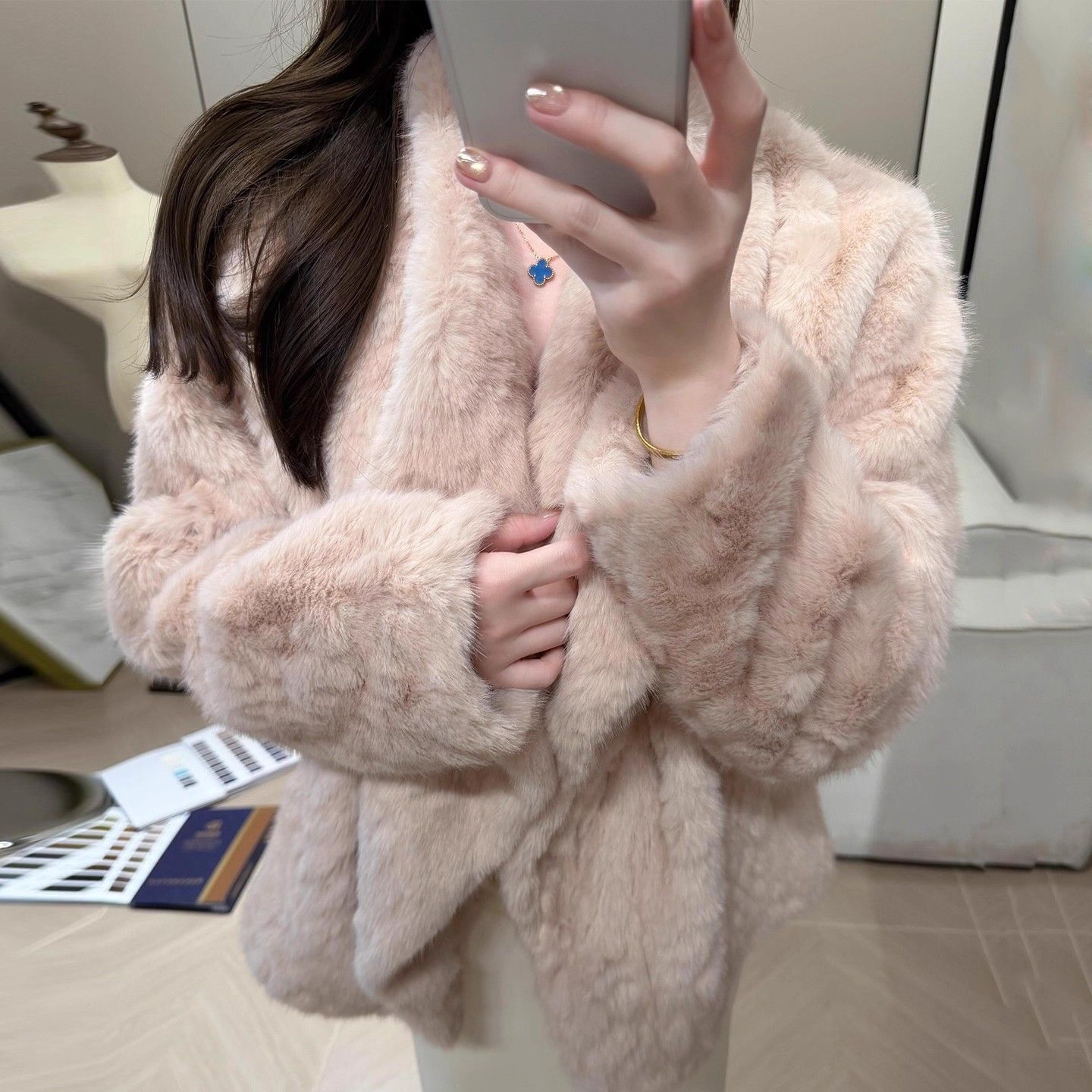 Young and Soft Furry Fur All-In-One Eco-Friendly Fur Women s Winter Fashion Fur Outwear