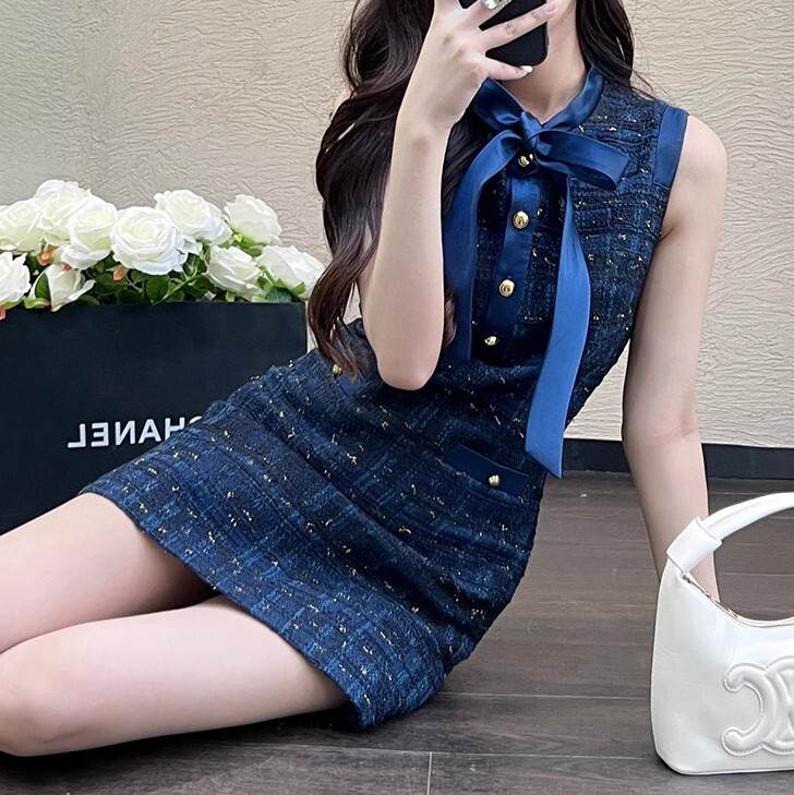 レディース ワンピース ドレス ショート ノースリーブ ラウンドネック Aライン リボン ハイウエスト ボタン 大人可愛い きれいめ 上品 おしゃれ かっこいい ガーリー クール エレガント 存在感