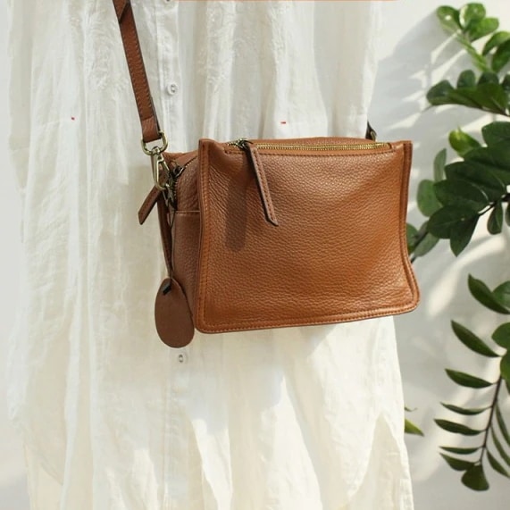 【3日で出荷】本革ミニショルダー バッグ ショルダーバッグ レディース 斜めがけ ブランド 大人 軽量 本革バッグ 通勤 肩掛けバッグ レザーバ