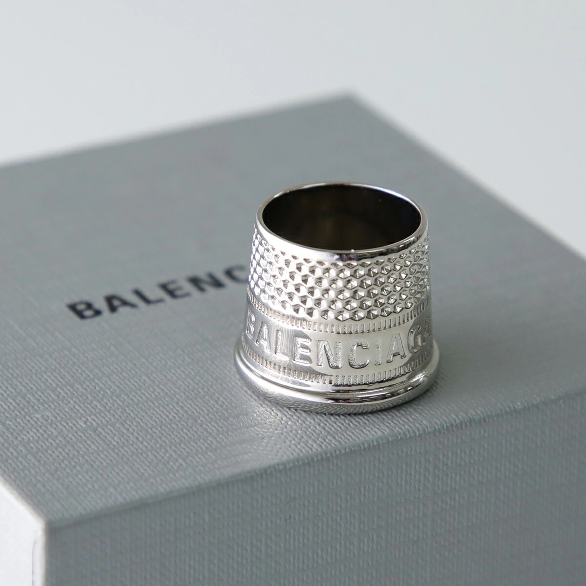 BALENCIAGA バレンシアガ リング THIMBLE シンブル 700216 TZ39S レディース 刻印ロゴ 指抜き型 指輪 アクセサリー 0926 【mega】