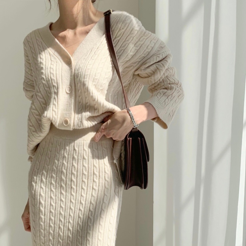 セットアップ 2点セット ニットトップス ニットスカート 長袖 袖あり 前開き ペンシルスカート カーディガン Vネック デコルテ ケーブル編み ミディアム丈 ロング丈 ボタン ドロップショルダー