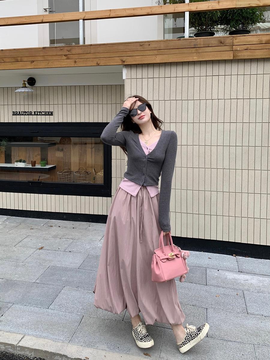 2024 春夏優しい風のスーツ女性春甘辛偽2ピース衝突ショートニットセータートップ芽半身スカートツーピースセット