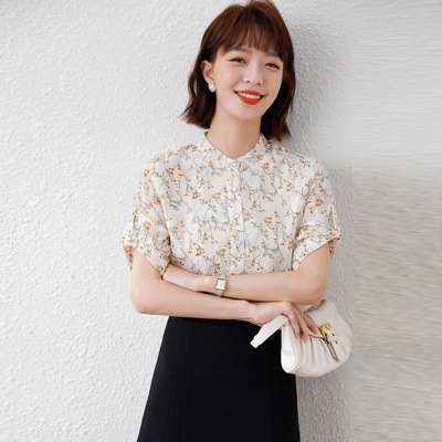 シャツ ブラウス レディース 半袖 シフォン とろみ感 フェミニン かわいい 大人可愛い きれいめ シンプル 上品 おしゃれ ガーリー 花柄 フラワー 夏 学生 デート お出かけ ホワイト トップス