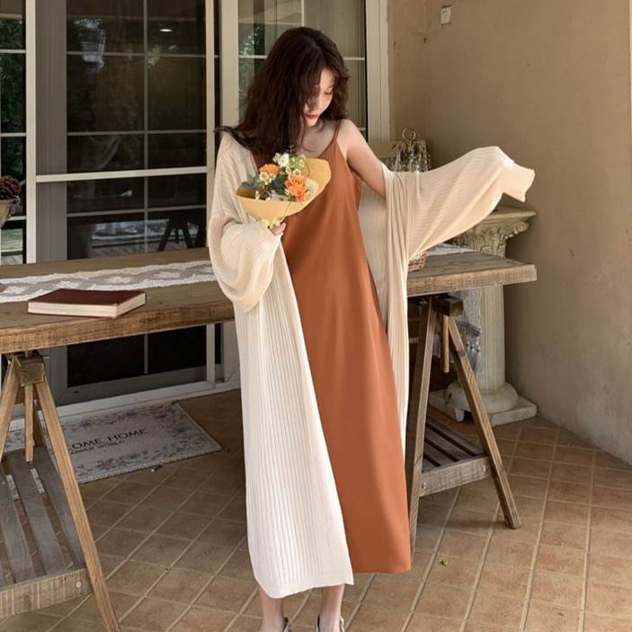 トップス カーディガン ロング ロング丈 袖あり 長袖 ボリューム袖 Vネック 襟なし 前開き ニット かわいい 大人可愛い シンプル カジュアル 大人 おしゃれ お洒落 アジアン エスニック 大人女 4,988円