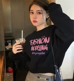 トップス デート モテアイテム トレーナー スウェット 長袖 ロゴ コットン 大人可愛い きれいめ 上品 おしゃれ かっこいい 大人可愛い ラブリー キュート ガーリー クール モード系 セクシー