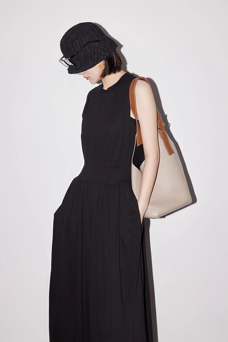 ワンピース ロング ロング丈 袖なし ノースリーブ ラウンドネック 襟なし 大人可愛い きれいめ シンプル カジュアル 大人 上品 おしゃれ お洒落 キュート ガーリー モード系 セクシー エレガント