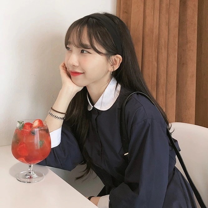 ワンピース レディース 長袖 膝下 ミモレ 丸襟 ボタン 前開き Aライン バックリボン かわいい 上品 シンプル お洒落 レトロ ガーリー 無地 お出かけ 入学式 学生 紺色 茶色 S M L XL