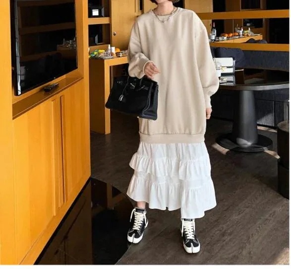 韓国のクルーネック衝突カラースプラインフリルカジュアルゆったり衛衣ワンピース女