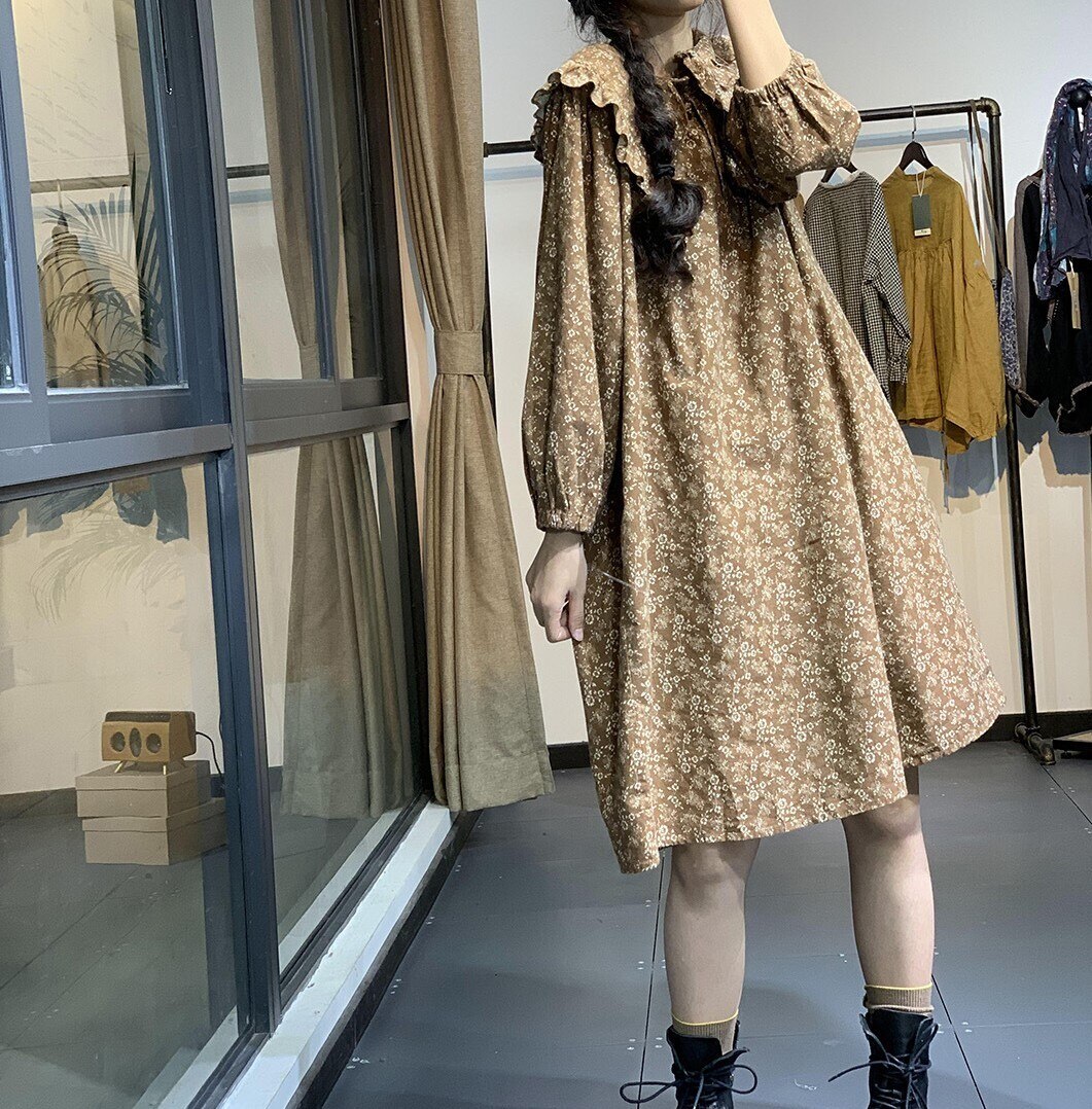 2色 レトロ風 ワンピース 長袖 春夏 秋冬 かわいい ふんわり Aライン フレアワンピース ひざ丈 ぽわん袖 ボリューム袖 萌袖 襟付き 大きな襟 でか襟 ビッグカラー フリルカラー フリル 黒 ブ