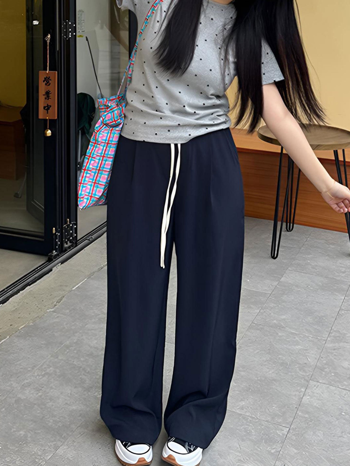 大きいサイズのレディースファッションゆったりスタイルの万能ワイドレッグスーツパンツ女性用おしゃれで着痩せ効果のある長ズボン
