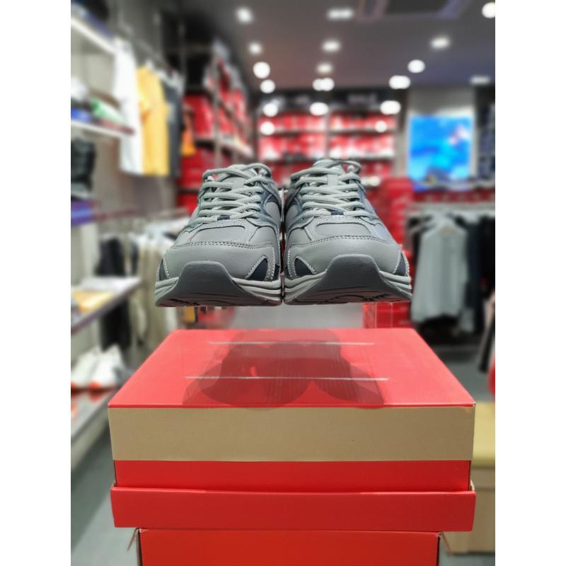 [驪州店]共用防水ランニングシューズSRリブートV2グレーPR0UR24F212