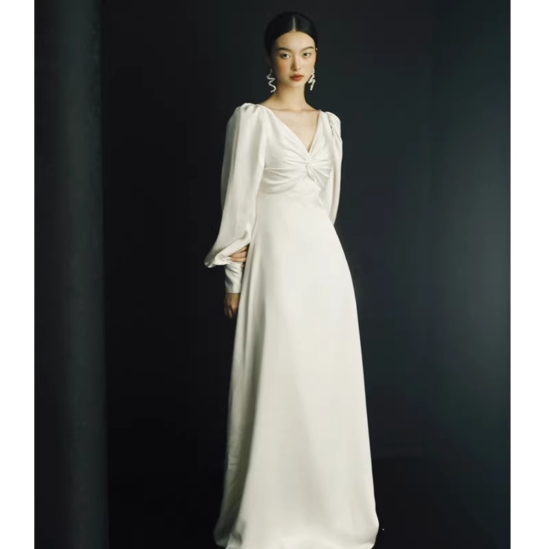 フランス式軽ウェディングドレスレトロシンプル高級感旅撮り長袖2023新婦迎賓のお出かけチュールドレススカート