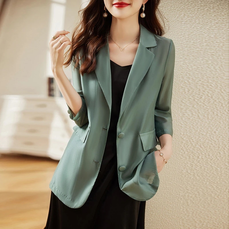 夏のライトセクションブレザー 女性の新しい気質とテンセル日焼け止めブレザーのトップスのレジャーシニア感覚