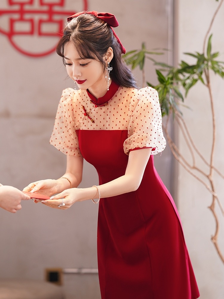 【2枚購入で 3oo円OFF】服花嫁2025秋の醸造赤パフスリーブメッシュエンゲージメントドレス