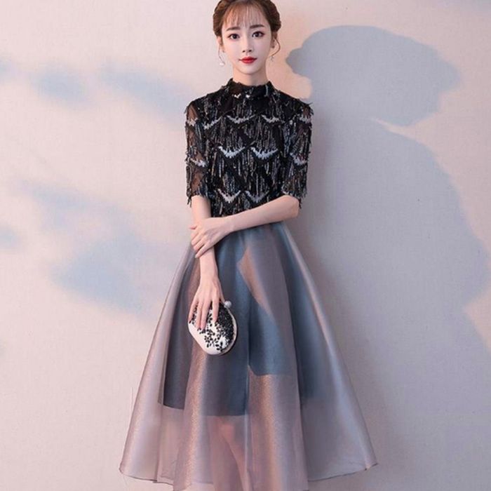 パーティードレス 韓国 ドレス 個性的 ワンピース プチプラ 結婚式 黒 ブラック グレー 膝丈 謝恩会 スパンコール フリンジ 切り替え フレア ミモレ丈　膝下 袖あり ハイネック エレガント 上品