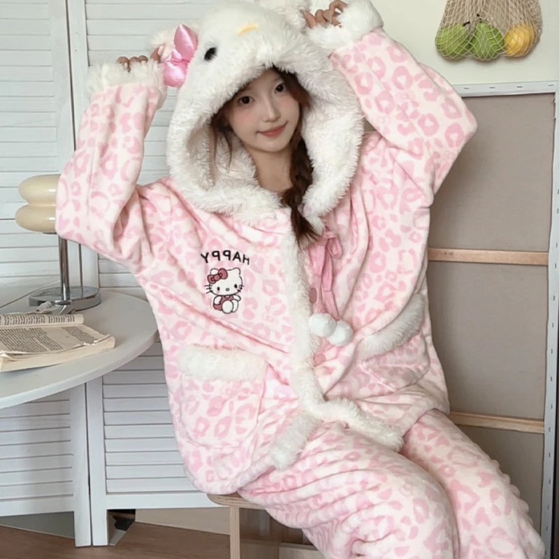 秋冬の新型ピンク豹柄蝶結びKittyフランネルの家庭服はかわいいパジャマを着ることができる パジャマ上下セット