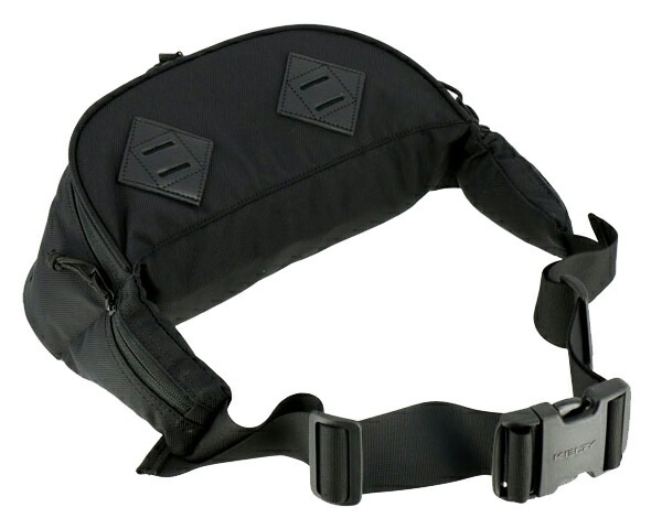 アーバン ミニ ファニー 32592102 ブラック ボディバッグ 撥水 1260D デニール ナイロン100%