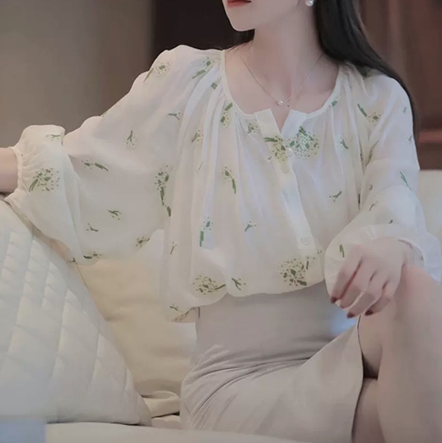 トップス デート シャツ ブラウス カットソー 袖あり 半袖 かわいい 大人可愛い きれいめ シンプル カジュアル 大人 上品 おしゃれ お洒落 主役級 存在感 夏 10代 20代 30代 レディース