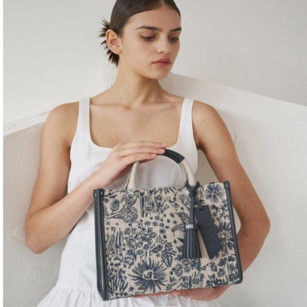 AK Bundang店 ネイビー フラワー刺繍 ジャカードトートバッグ S DCBA5E654N2