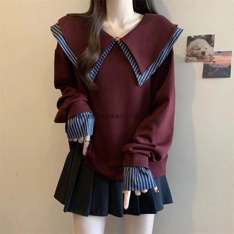 春と秋にぴったりのスタイリッシュでファッショナブルな赤い二重ネイビーカラースウェットシャツプラスサイズの女性に です