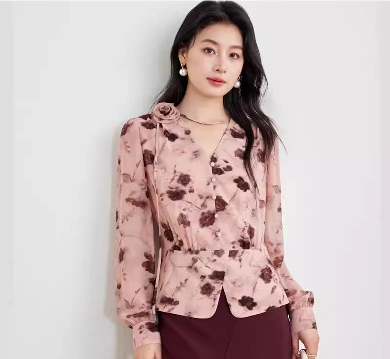 シフォンシャツ ブラウス レディース 秋 上品 女性 カジュアル プリント 花モチーフ ショート 長袖 Vネック プルオーバー 通勤 オフィス 薄手 軽量 柔らかい トップス スリムフィット