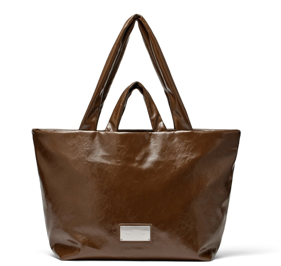 Matin EMBOSSED LOGO LEATHER MAXI BAG 2色