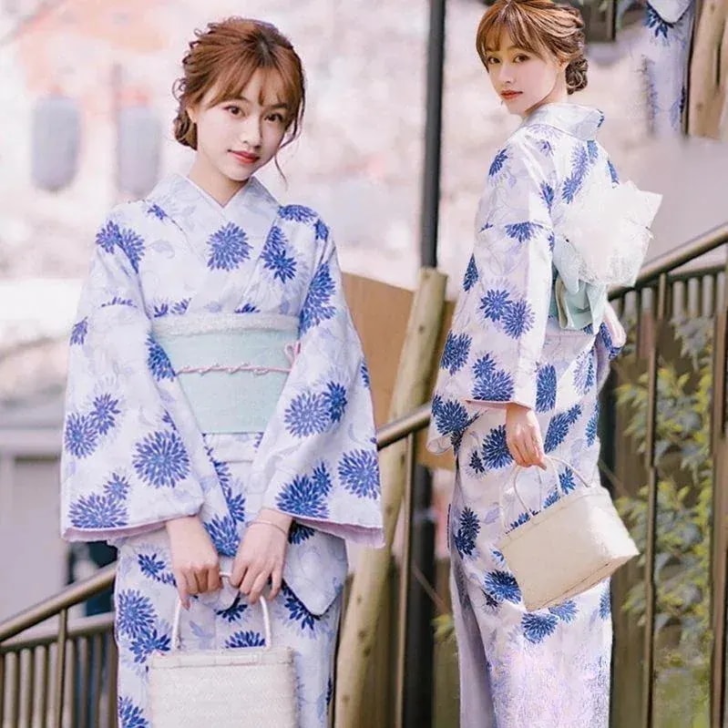 五点セット 新入荷 浴衣セット おしゃれで かわいい 大人の着物 レトロ コスム 浴衣+帯+ヘアクリップ+ソックス+うちわ 夏祭り花火大会 衣装四季折々の着物を