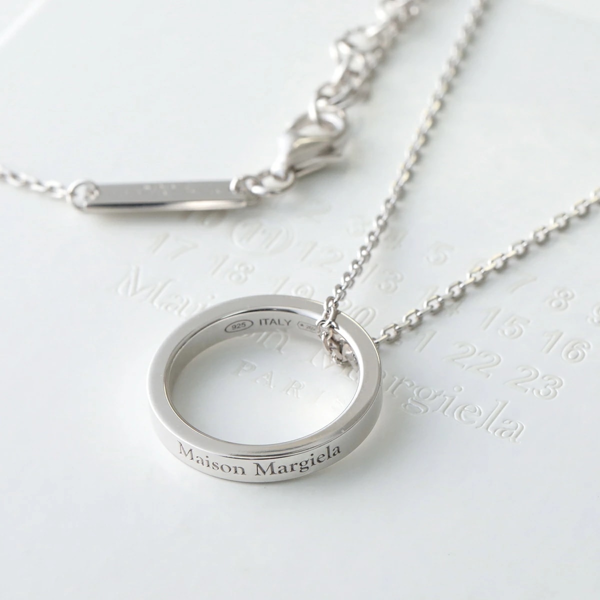 MAISON MARGIELA メゾンマルジェラ ネックレス SM1UU0066 P8865 メンズ ロゴ リング ペンダント アクセサリー 指輪 シルバー925 102 48,994円