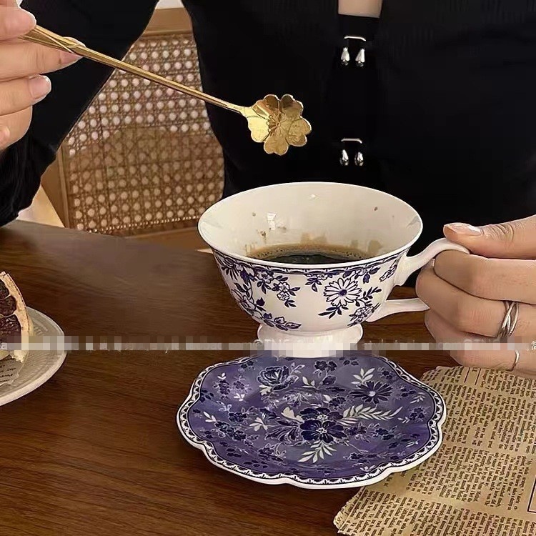 INSスタイル コーヒーカップ 陶磁器 午後ティーカップ皿 皿 宮廷風 レトロ 花くず ラテカップ カプチーノ フラワーカップ