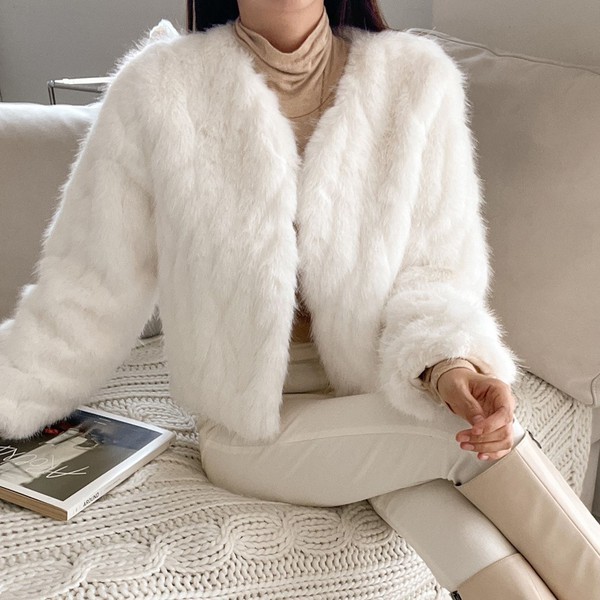 女子 冬 ノーカラー エコ ミンク ファー ブイネック ショート ジャケット フィットがきれいな クロップ ジャケット アウター 集まりルック 結婚式ルック オフィスルック