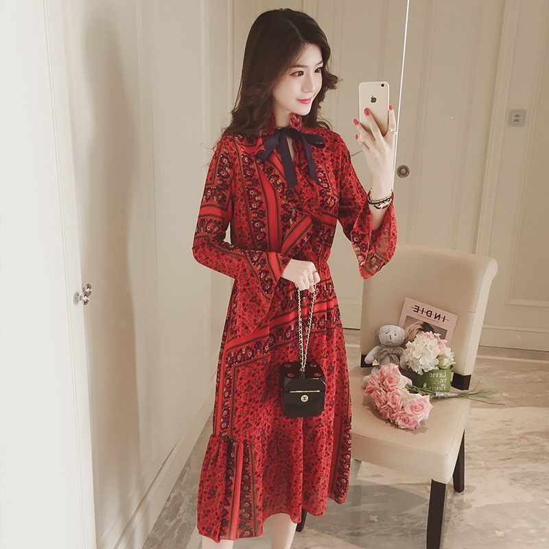 1201．花柄トランペットスリーブドレス（レッド）